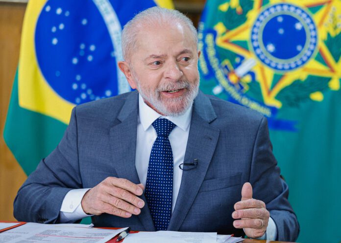 Lula parabeniza presidente eleito do Uruguai