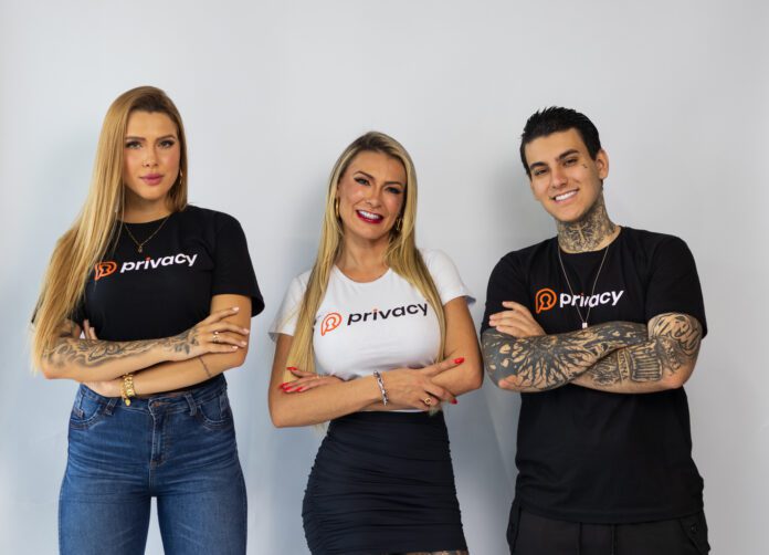 Nora de Andressa Urach, DJ Gabriela Ayala estreia perfil na Privacy para mostrar os bastidores da sua vida