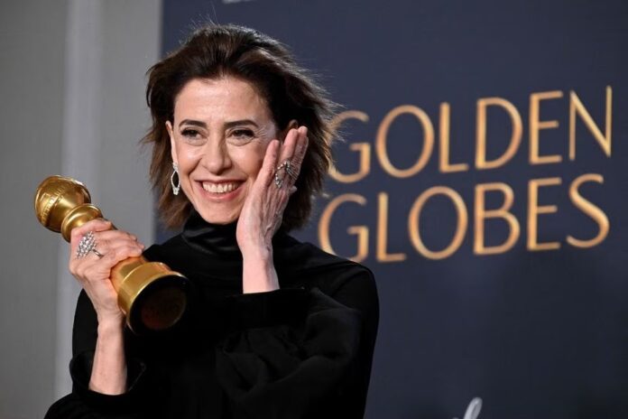 Fernanda Torres faz história ao ganhar o Globo de Ouro por atuação em Ainda Estou Aqui