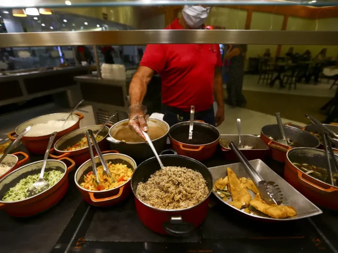 Concurso O Quilo é Nosso foi criado para homenagear modelo de restaurante criado no Brasil. Foto: Marcelo Camargo/Agência Brasil